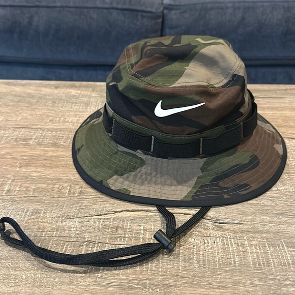 Nike Boonie Camo Bucket Hat with Drawstring S/M - Picture 1 of 2